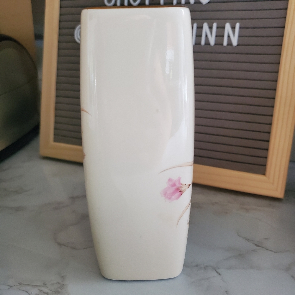 Vintage Asian Floral Porcelain Vase Gold Rim Cream - Picture 5 of 6
